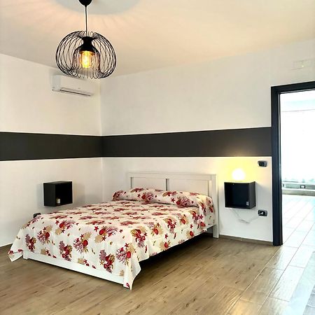 Bella Blue B&B Bisceglie Bagian luar foto